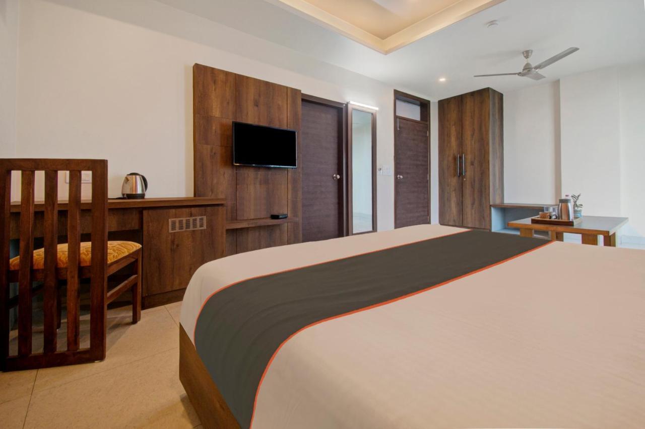 Aravali Hotel 3*
